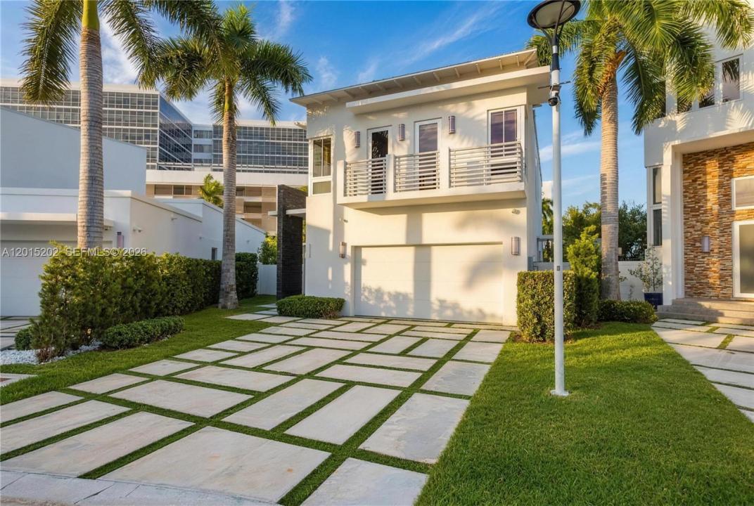 8221 NW 34th Dr, Doral, Florida 33122, Stati Uniti