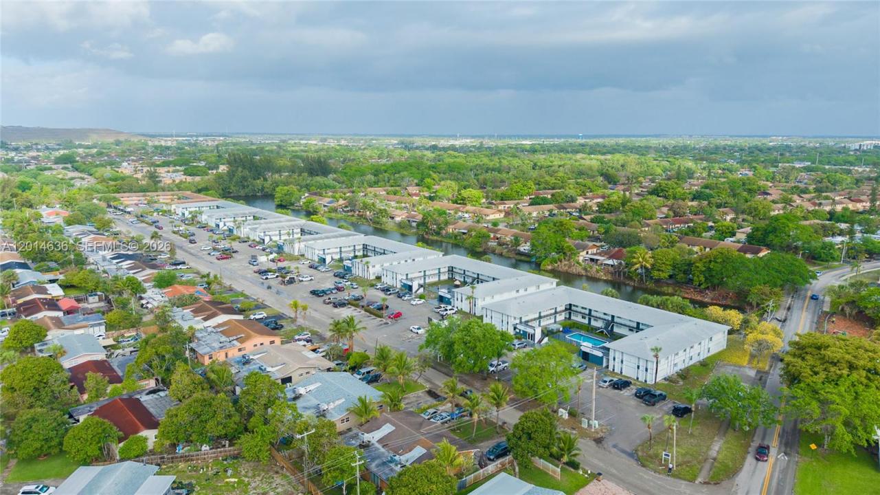 311 NW 42ND CT 101, Pompano Beach, Floride 33064, États-Unis