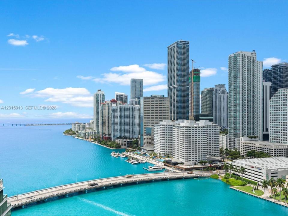 701 Brickell Key Blvd 2511, Miami, Florida 33131, USA