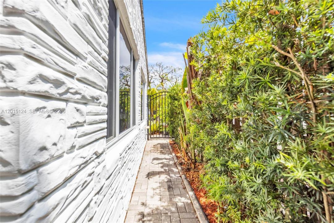 634 NE 72nd Ter, Miami, Florida 33138, USA