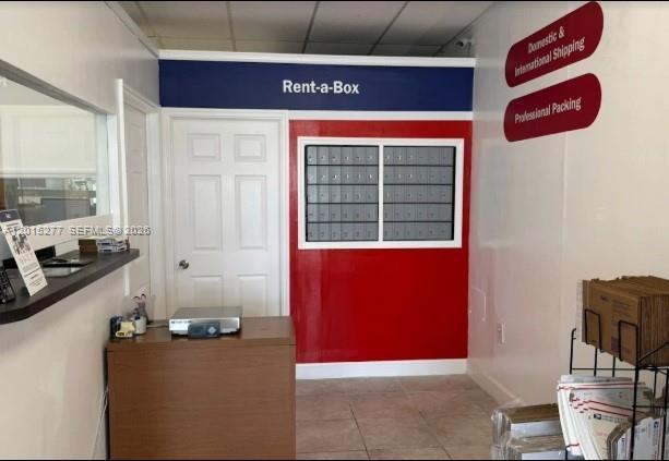 Established Pack, Ship, Mailbox & Business Service, Hollywood, فلوريدا 33021, الولايات المتحدة