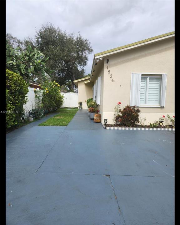 1935 NW 96th St, Miami, Floride 33147, États-Unis