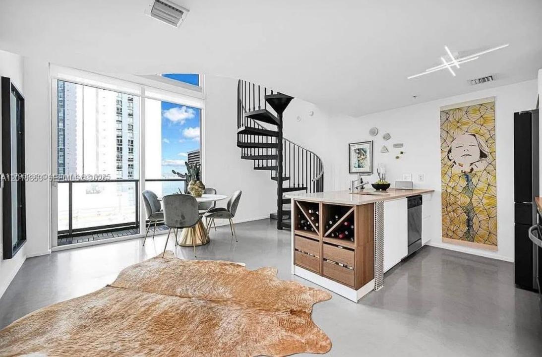 300 S Biscayne Blvd L-1232, Miami, Floride 33131, États-Unis
