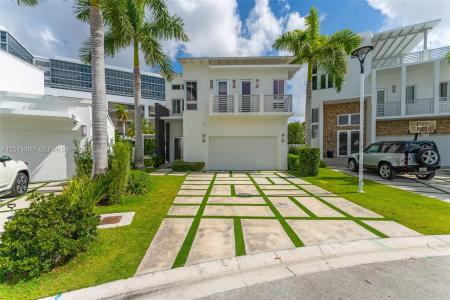 8221 NW 34th Dr, Doral, 佛罗里达州 33122, 美国