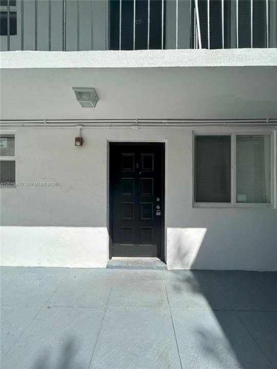 5814 NE 4th Ct 3, Miami, Florida 33137, USA