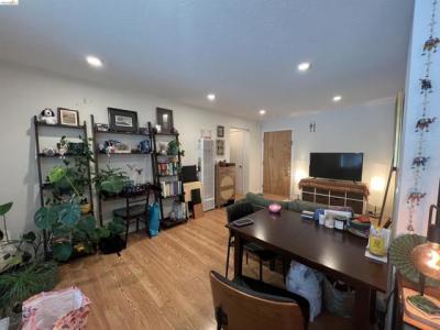 WARRING ST, Berkeley, California 94704, Estados Unidos