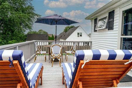 142 Renfrew Avenue, Middletown, RI 02842, USA