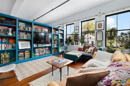 775 Potters Avenue 12, Providence, RI 02907, USA