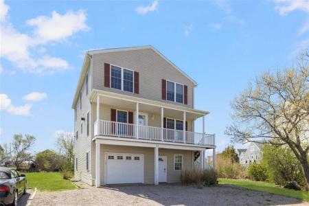 42 Spruce Avenue, Narragansett, RI 02882, USA