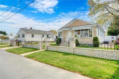 8 No Rose Street, East Providence, RI 02914, USA