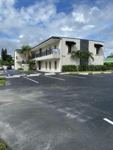 3141 S Military Trail 100-213, Lake Worth, Florida 33463