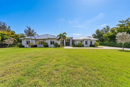 2400 SW 112th Ave, Davie, Florida 33325