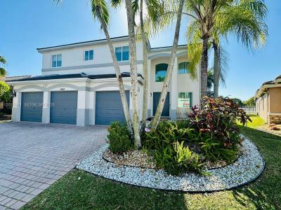 1652 Orchid Bnd, Weston, Florida 33327, USA