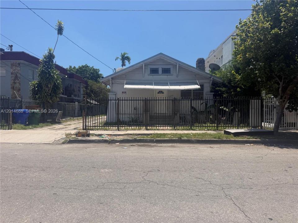 1236 NW 5th St, Miami, Flórida 33125, Estados Unidos