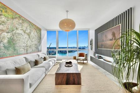 100 S Pointe Dr 2003, Miami Beach, Florida 33139, USA