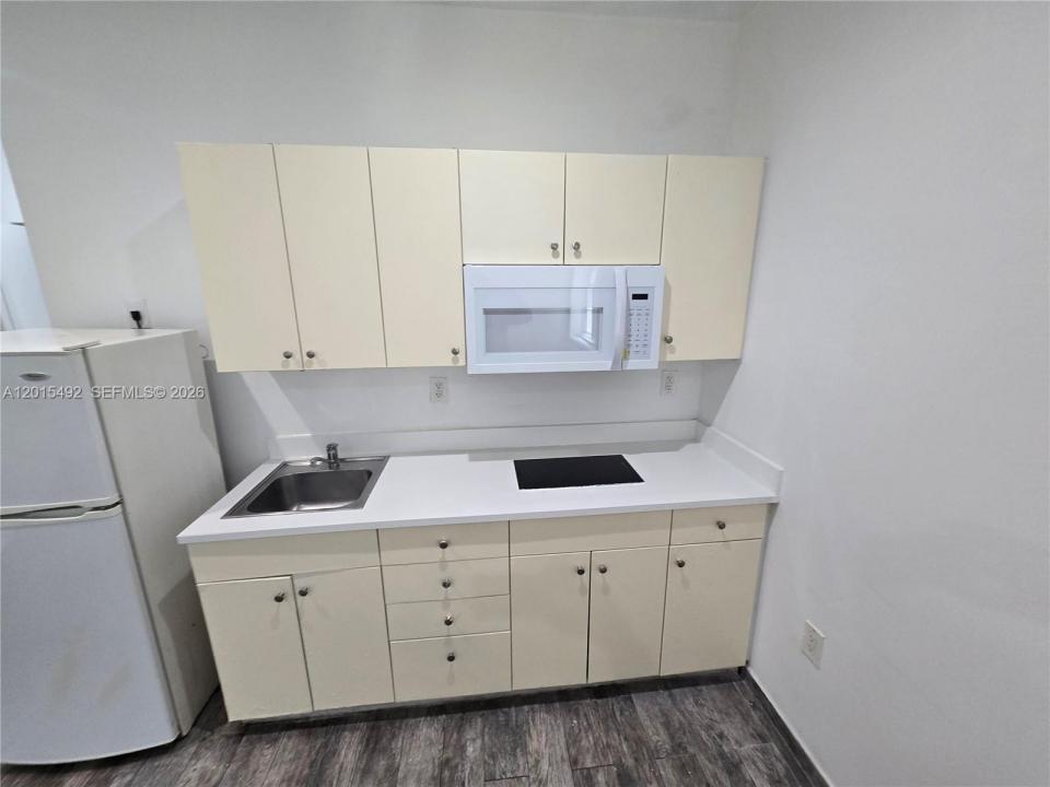 1345 Pennsylvania Ave 2A, Miami Beach, Floride 33139, États-Unis