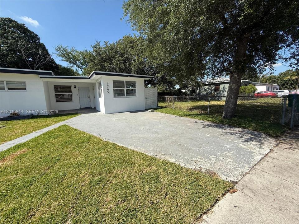 1760 NW 84th St, Miami, Florida 33147, USA