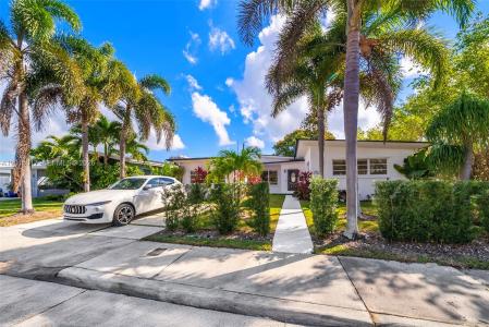 7525 Adventure Ave, North Bay Village, Flórida 33141, Estados Unidos