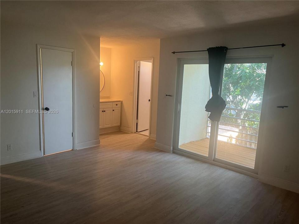 5952 NW 25th Pl 234, Sunrise, Floryda 33313, USA