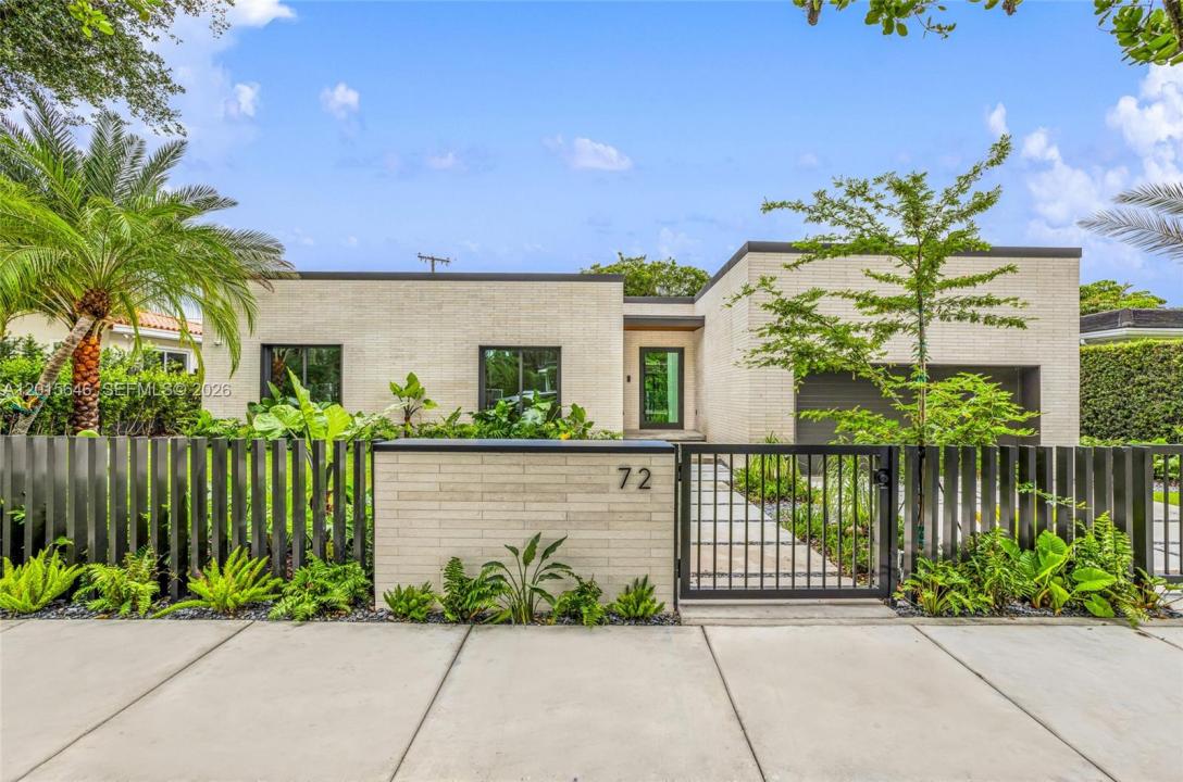 72 W Shore Dr W, Miami, Florida 33133, USA