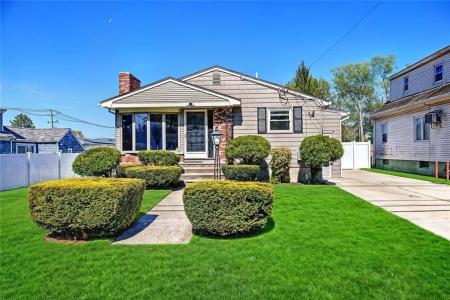 8 Ashby Street, Johnston, RI 02919, USA