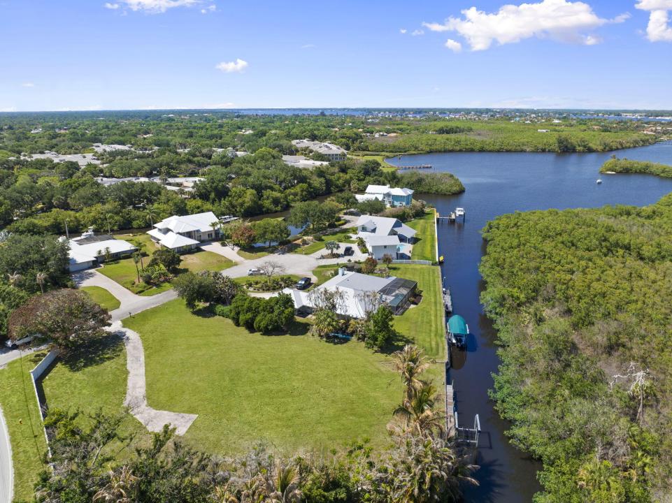 1515 SW Pendarvis Court, Palm City, Florida 34990