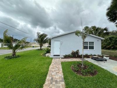 101 W 11th St 2, Riviera Beach, Florida 33404, USA