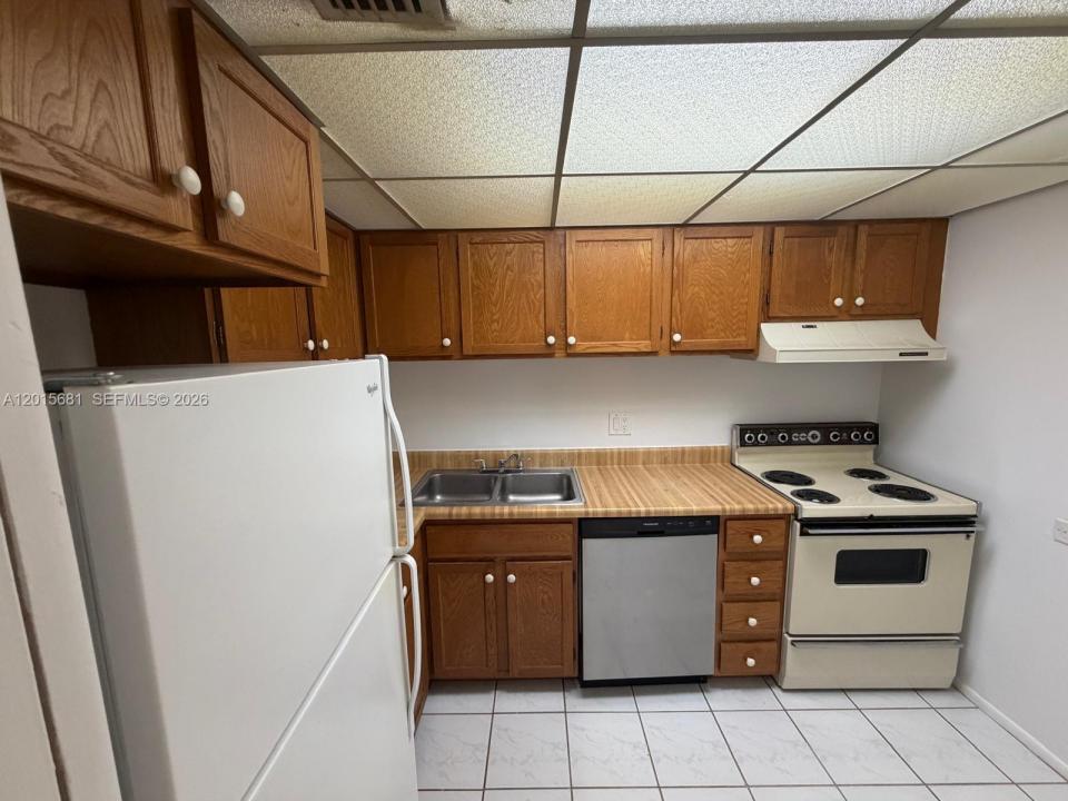 3720 Inverrary Dr 2K, Lauderhill, 플로리다 33319, 미국