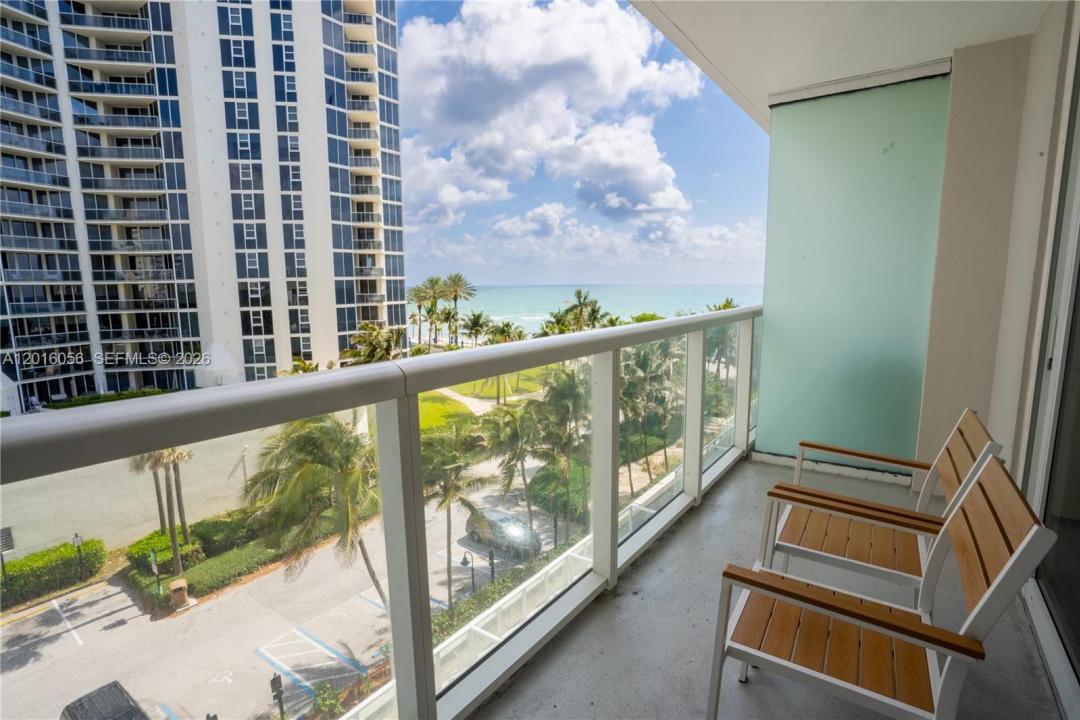 19201 Collins Ave 425, Sunny Isles Beach, Florida 33160, USA