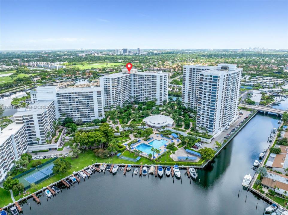 600 Three Islands Blvd 212, Hallandale Beach, Floride 33009, États-Unis