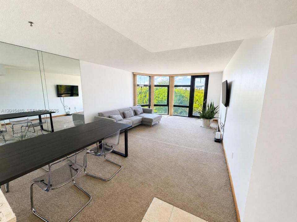 3375 N Country Club Dr 407, Aventura, Floride 33180, États-Unis