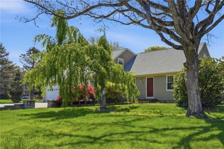 26 Ridgeside Lane, Tiverton, RI 02878, USA