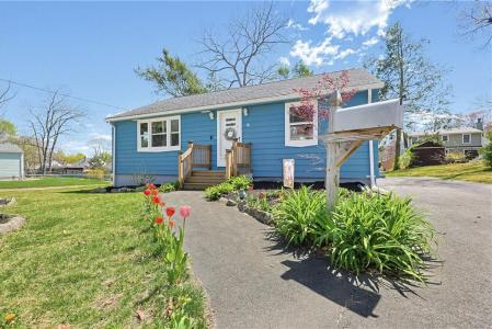 18 Adelaide Avenue, Smithfield, RI 02917, USA
