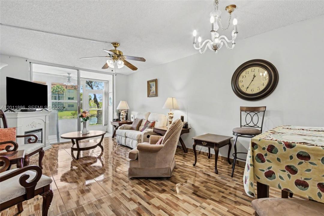 2831 E Sunrise Lakes Dr 105, Sunrise, Floride 33322, États-Unis