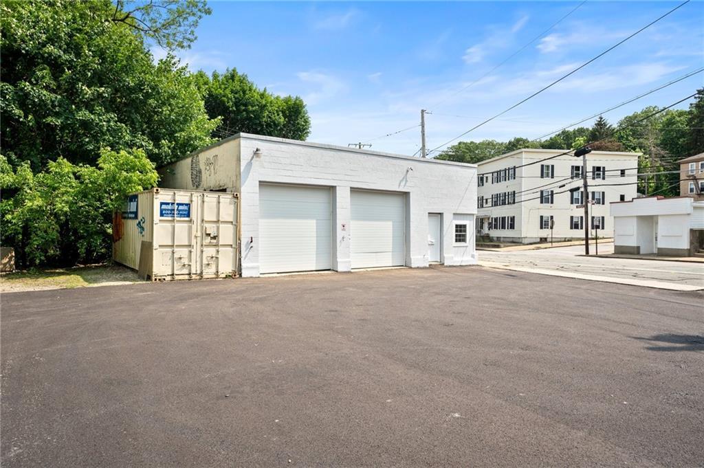 250 Manville Road, Woonsocket, Rhode Island 02985, USA