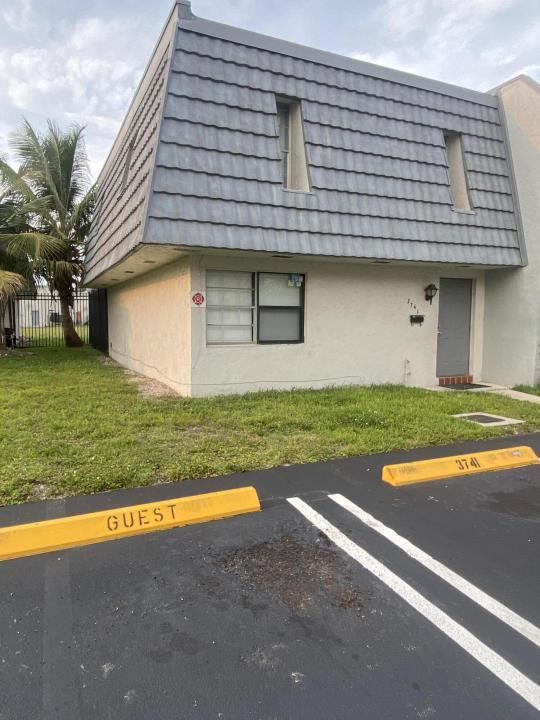3741 NW 20th Street 506, Lauderdale Lakes, Floride 33311, États-Unis