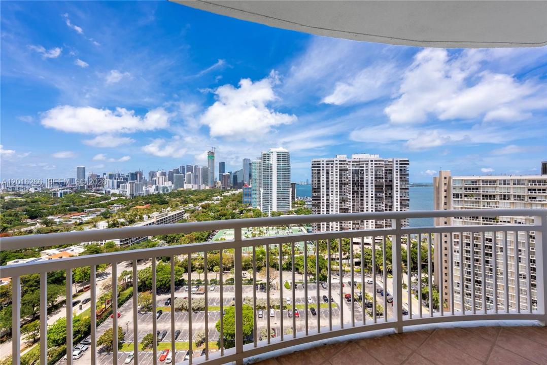 2475 Brickell Ave 2206, Miami, Florida 33129, Stati Uniti