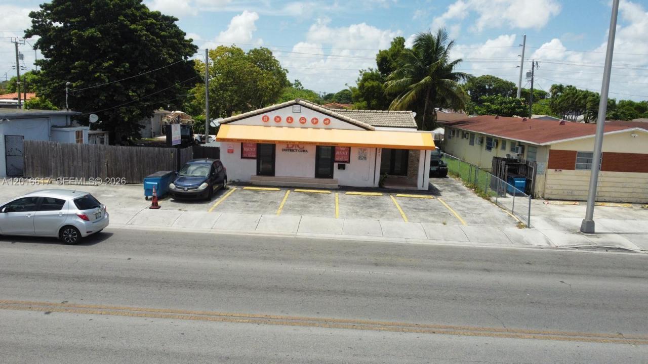 221 E 9th St, Hialeah, Florida 33010, USA