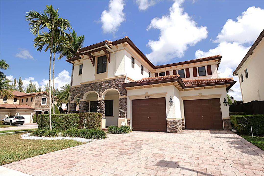 8925 NW 99th Ave, Doral, Florida 33178, USA