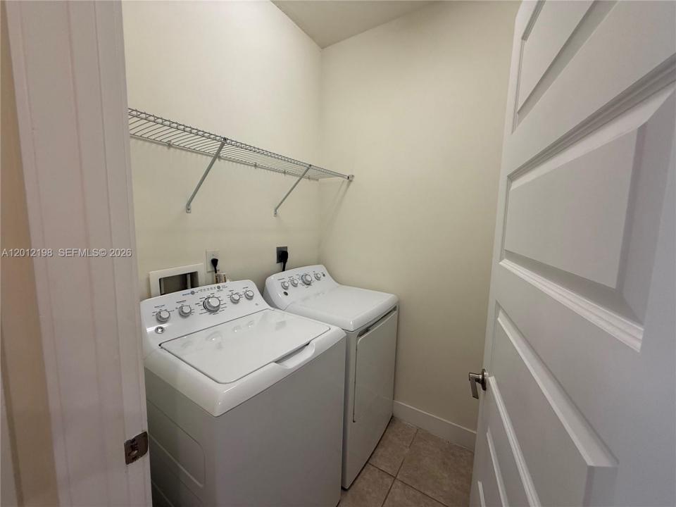 9083 NW 159th St 9083, Miami Lakes, Florida 33018