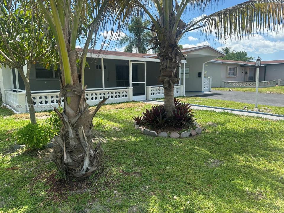 4616 NW 39th St, Lauderdale Lakes, Florida 33319