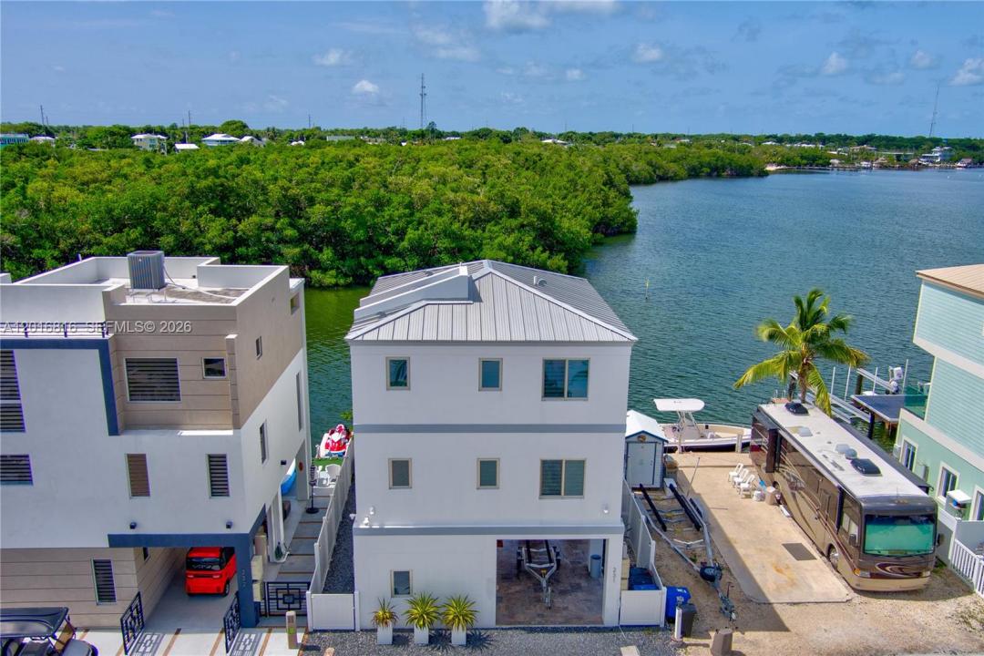 325 Calusa, Key Largo, Florida 33037, USA