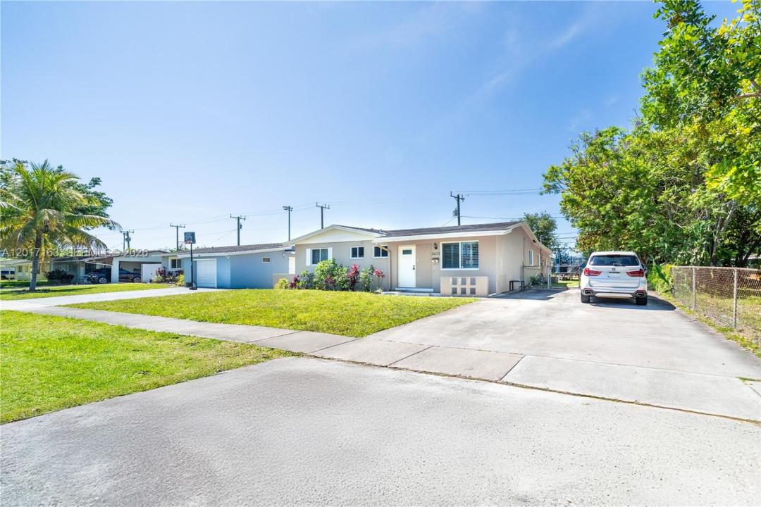 6472 Pierce St, Hollywood, Florida 33024, USA