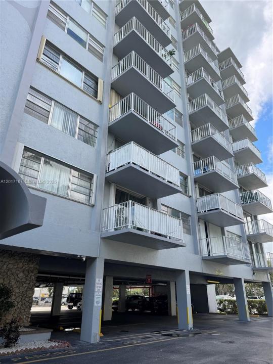 1470 NE 125th Ter 205, North Miami, Florida 33161, USA