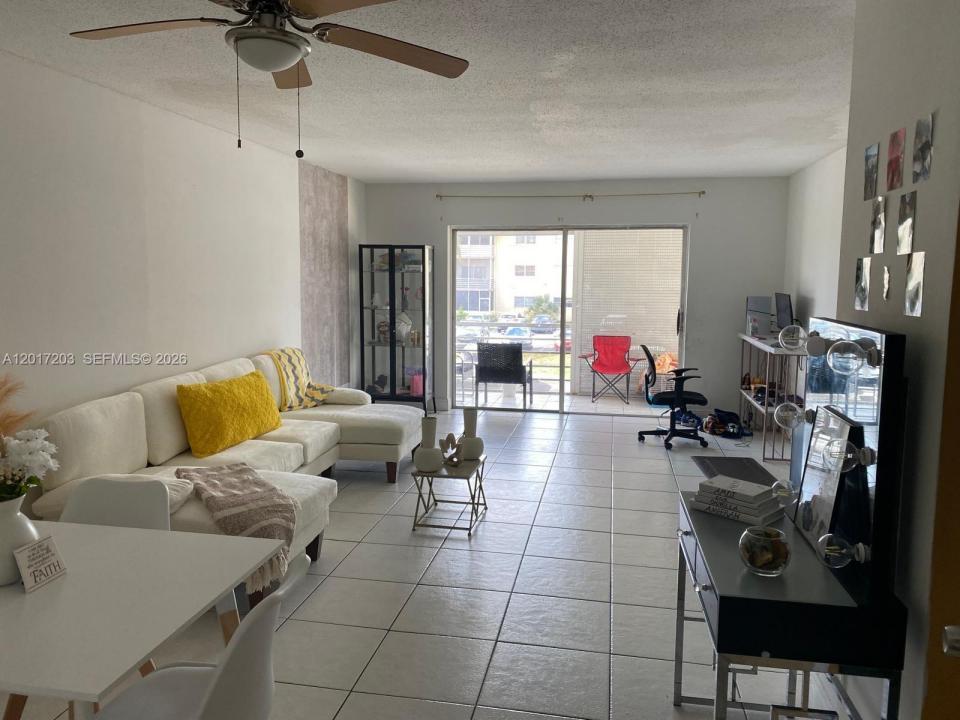 4045 NW 16TH ST 203, Lauderhill, Florida 33313, USA