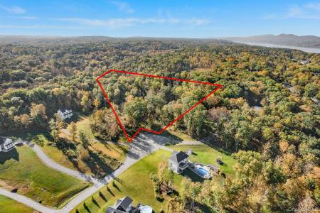 5 Pond View Court, Hyde Park, نيويورك 12580, الولايات المتحدة