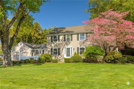 8 Harbour Road, Barrington, RI 02806, USA