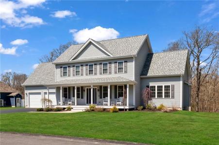 4 Kelsey Eden Way, Cumberland, Rhode Island 02864, USA