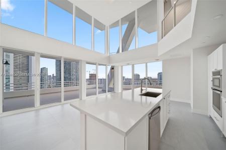 555 NE 34th St PH4, Miami, Florida 33137, USA