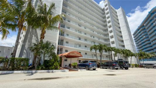 1391 S Ocean Blvd 409, Pompano Beach, Florida 33062, USA